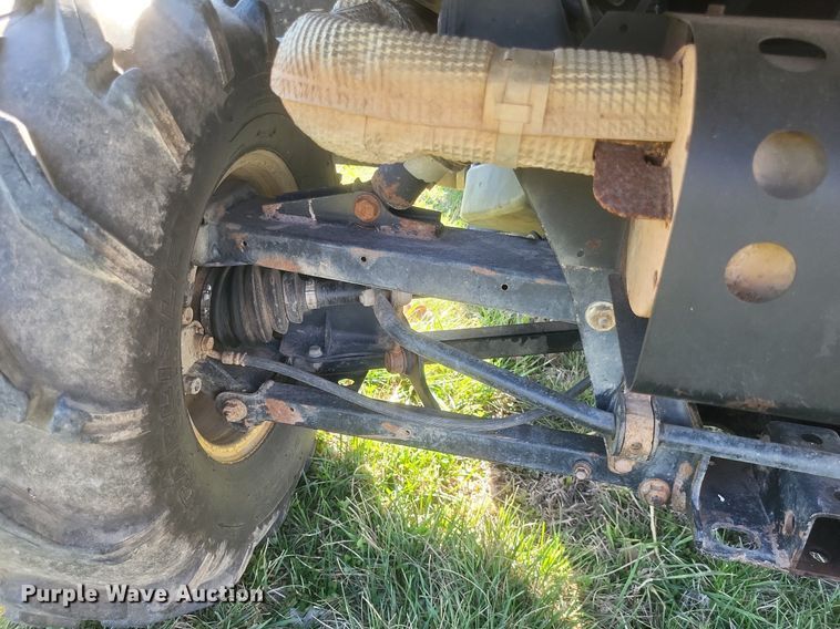 image for item MJ9033 2010 John Deere Gator 825i utility vehicle