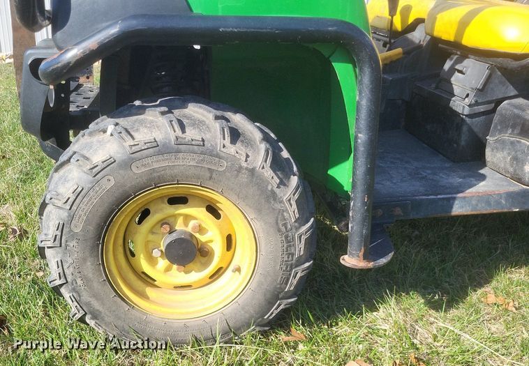 image for item MJ9033 2010 John Deere Gator 825i utility vehicle