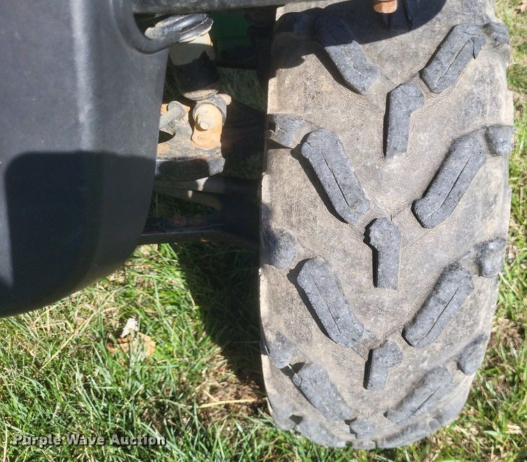 image for item MJ9033 2010 John Deere Gator 825i utility vehicle
