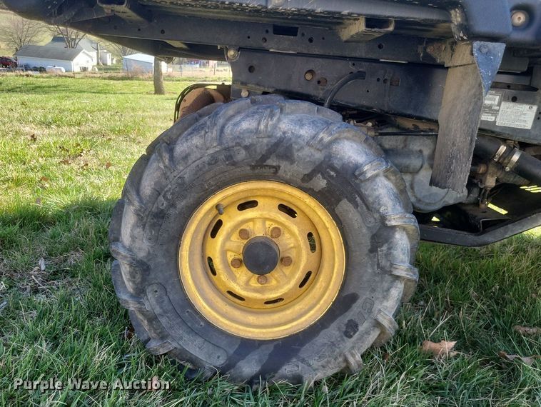 image for item MJ9033 2010 John Deere Gator 825i utility vehicle
