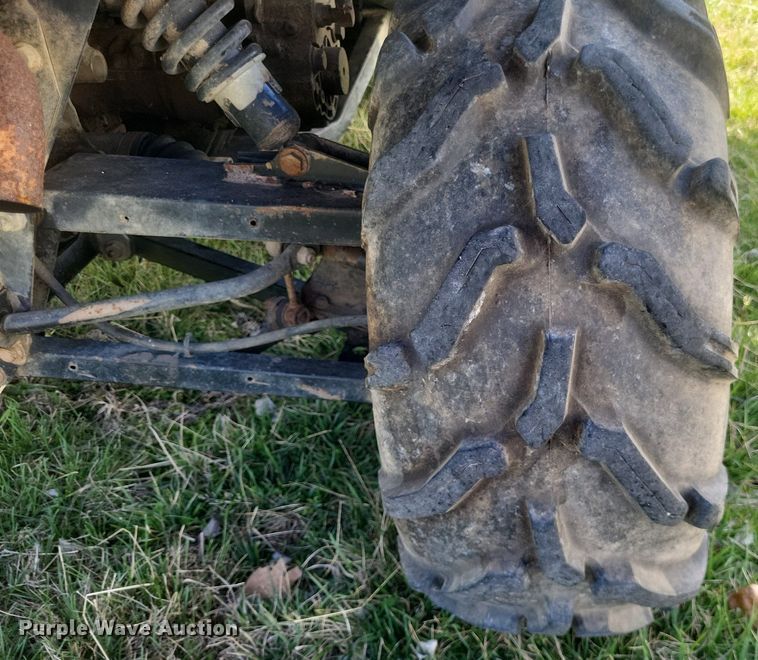 image for item MJ9033 2010 John Deere Gator 825i utility vehicle