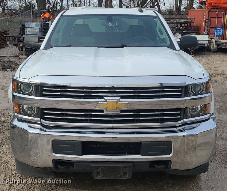 image for item MQ9578 2018 Chevrolet Silverado 2500HD Crew Cab utility bed pickup truck