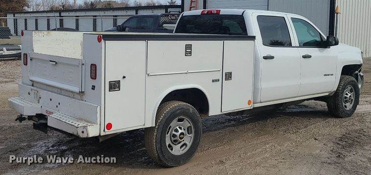 image for item MQ9578 2018 Chevrolet Silverado 2500HD Crew Cab utility bed pickup truck