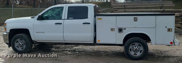 image for item MQ9578 2018 Chevrolet Silverado 2500HD Crew Cab utility bed pickup truck