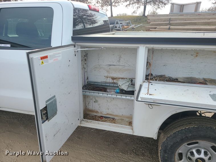 image for item MQ9578 2018 Chevrolet Silverado 2500HD Crew Cab utility bed pickup truck