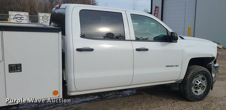 image for item MQ9578 2018 Chevrolet Silverado 2500HD Crew Cab utility bed pickup truck