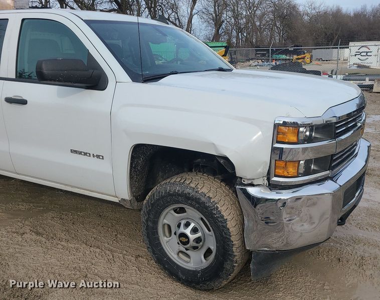 image for item MQ9578 2018 Chevrolet Silverado 2500HD Crew Cab utility bed pickup truck