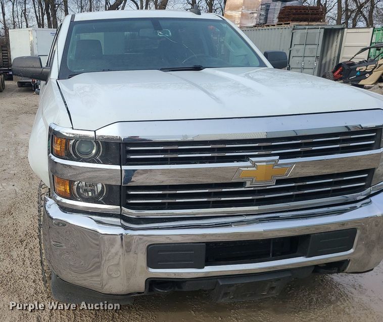 image for item MQ9578 2018 Chevrolet Silverado 2500HD Crew Cab utility bed pickup truck