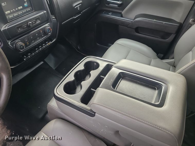 image for item MQ9578 2018 Chevrolet Silverado 2500HD Crew Cab utility bed pickup truck