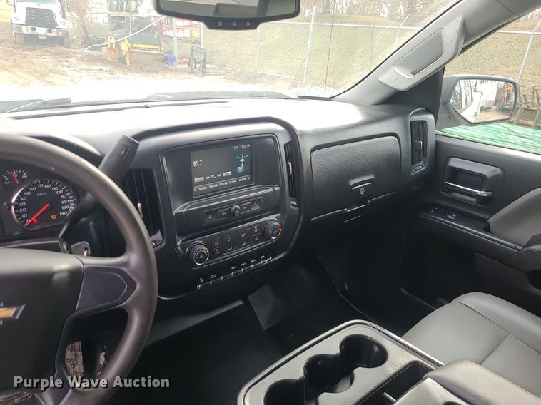 image for item MQ9578 2018 Chevrolet Silverado 2500HD Crew Cab utility bed pickup truck