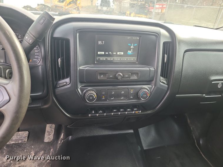 image for item MQ9578 2018 Chevrolet Silverado 2500HD Crew Cab utility bed pickup truck