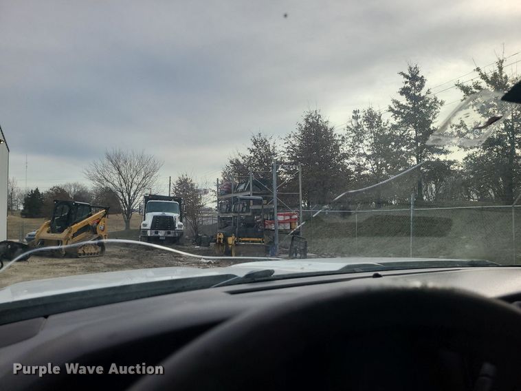 image for item MQ9578 2018 Chevrolet Silverado 2500HD Crew Cab utility bed pickup truck