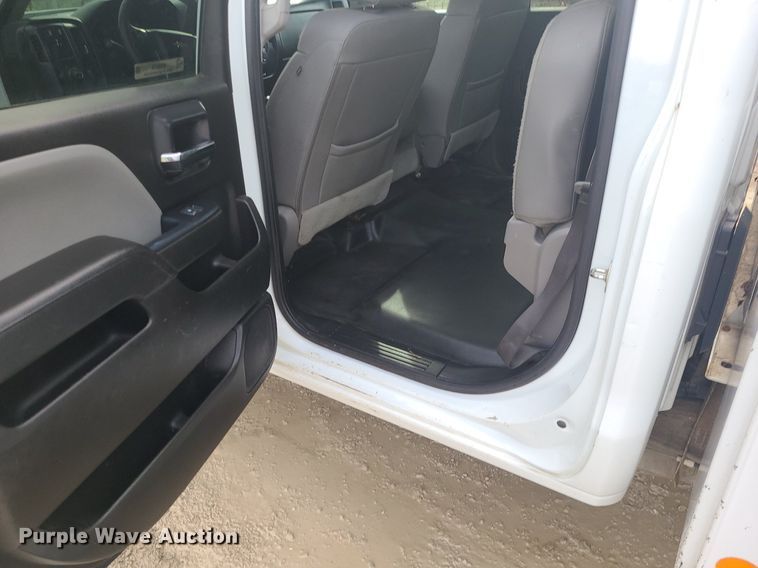 image for item MQ9578 2018 Chevrolet Silverado 2500HD Crew Cab utility bed pickup truck