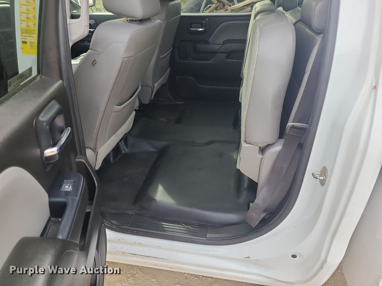 image for item MQ9578 2018 Chevrolet Silverado 2500HD Crew Cab utility bed pickup truck