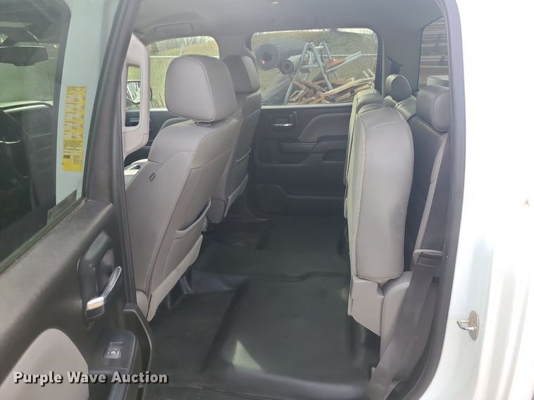 image for item MQ9578 2018 Chevrolet Silverado 2500HD Crew Cab utility bed pickup truck