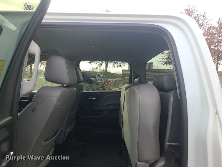 image for item MQ9578 2018 Chevrolet Silverado 2500HD Crew Cab utility bed pickup truck