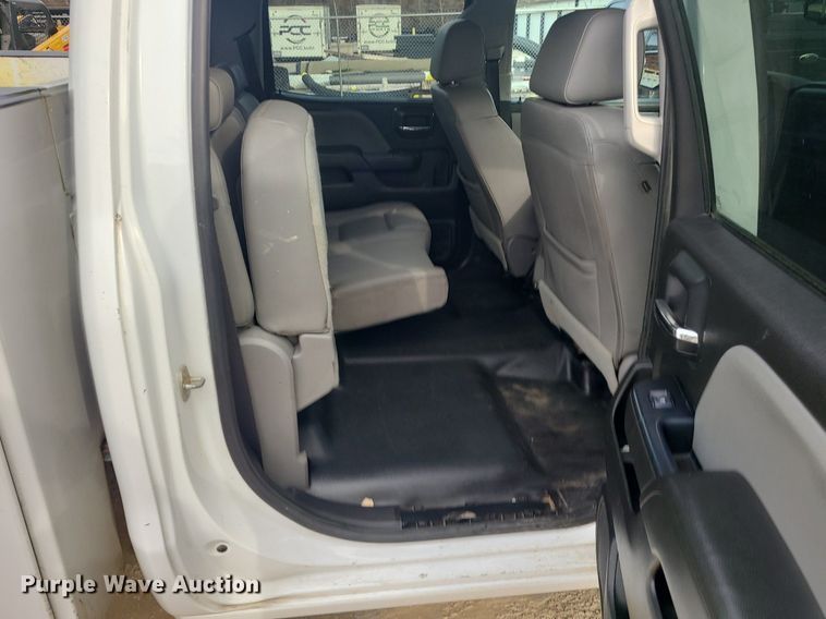 image for item MQ9578 2018 Chevrolet Silverado 2500HD Crew Cab utility bed pickup truck