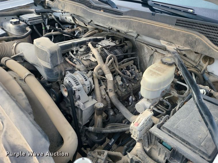 image for item MQ9578 2018 Chevrolet Silverado 2500HD Crew Cab utility bed pickup truck