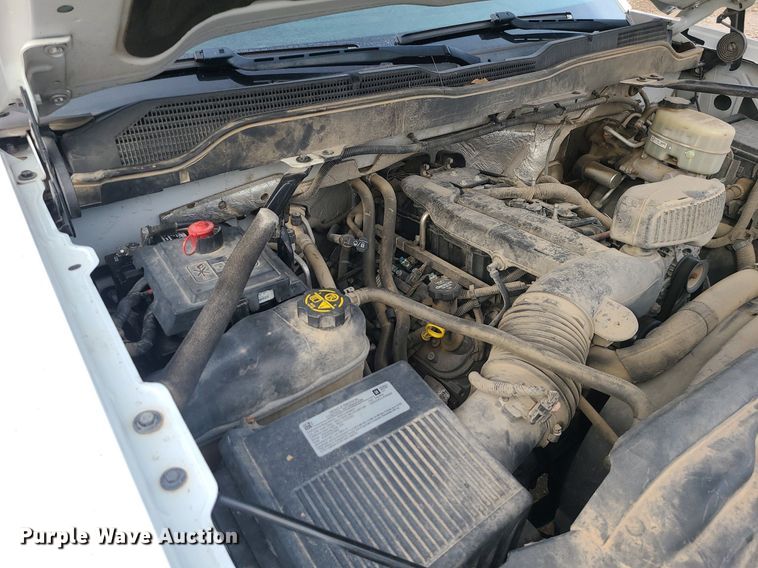 image for item MQ9578 2018 Chevrolet Silverado 2500HD Crew Cab utility bed pickup truck