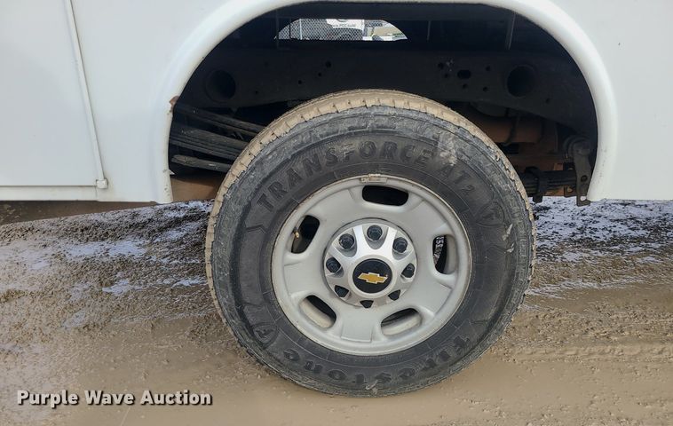 image for item MQ9578 2018 Chevrolet Silverado 2500HD Crew Cab utility bed pickup truck