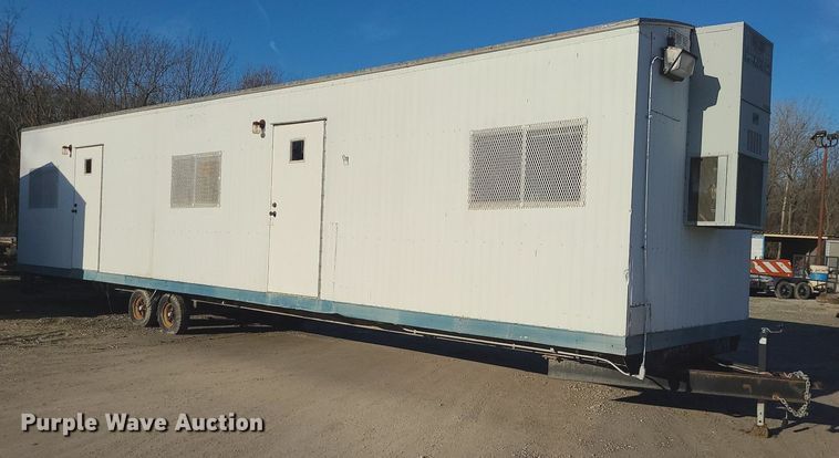 image for item MQ9596 2002 Office trailer