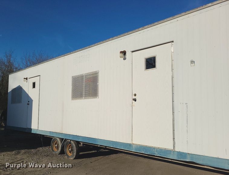 image for item MQ9596 2002 Office trailer
