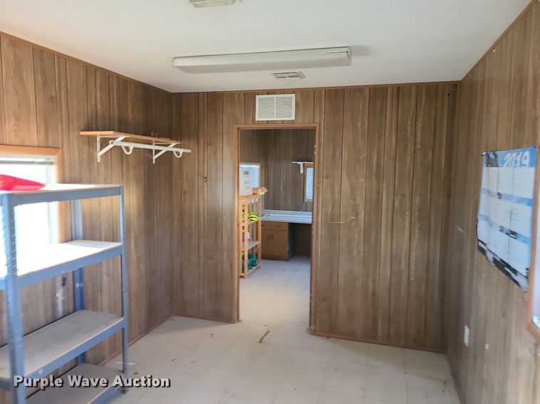 image for item MQ9596 2002 Office trailer