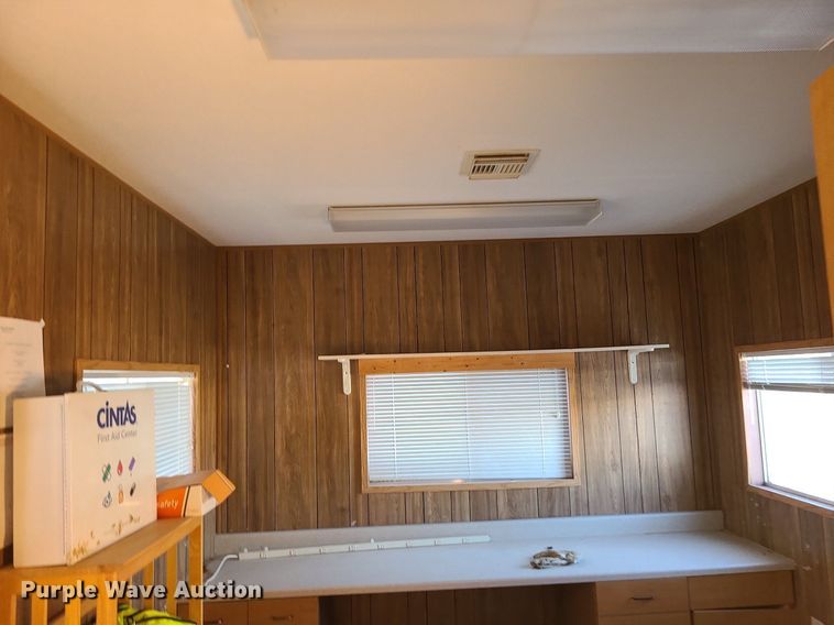 image for item MQ9596 2002 Office trailer