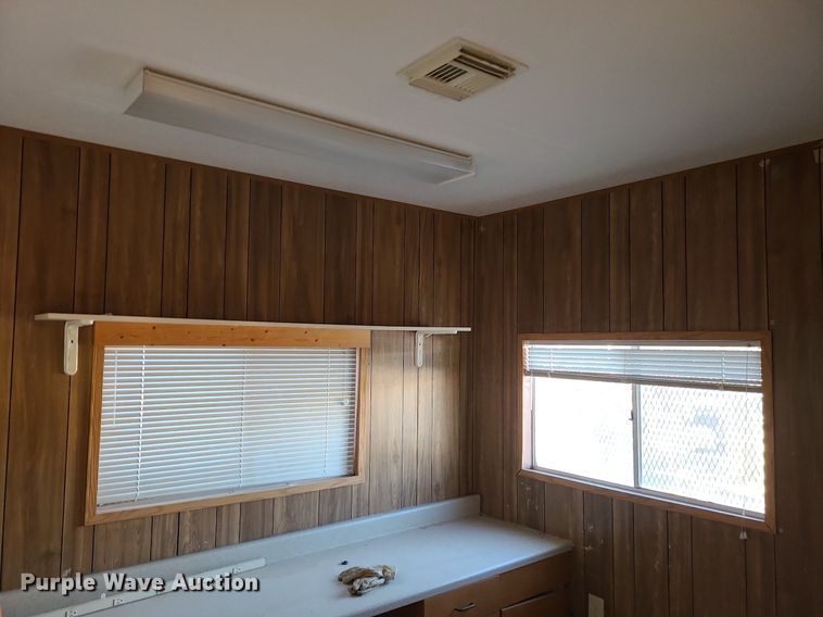 image for item MQ9596 2002 Office trailer