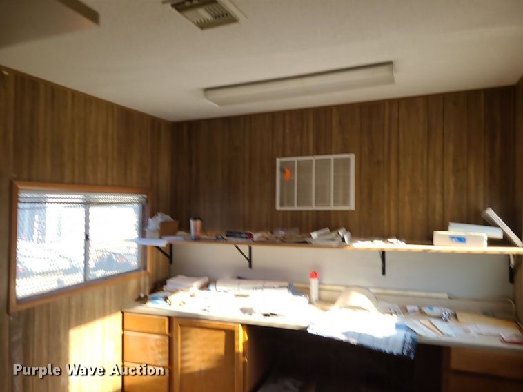 image for item MQ9596 2002 Office trailer