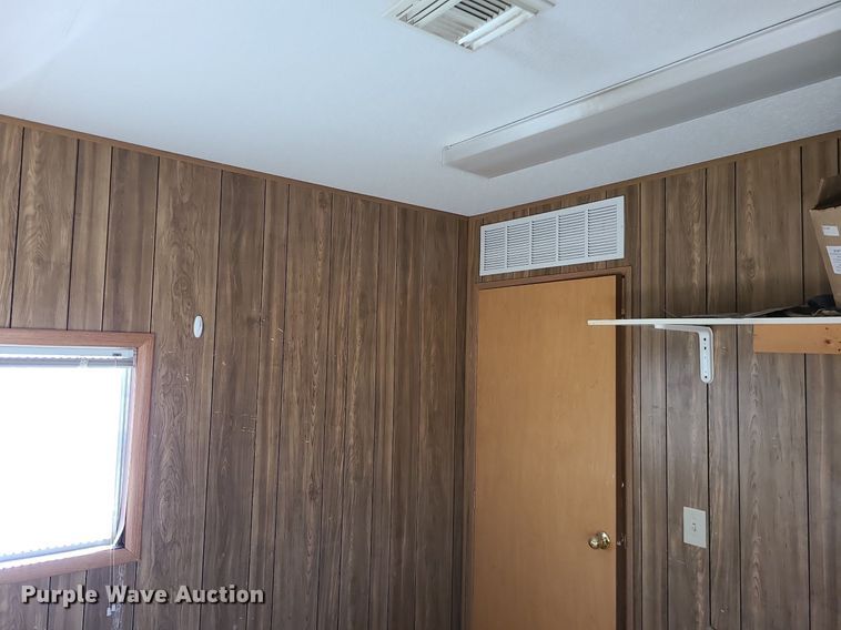 image for item MQ9596 2002 Office trailer