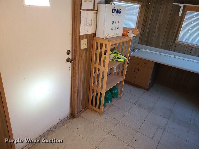 image for item MQ9596 2002 Office trailer