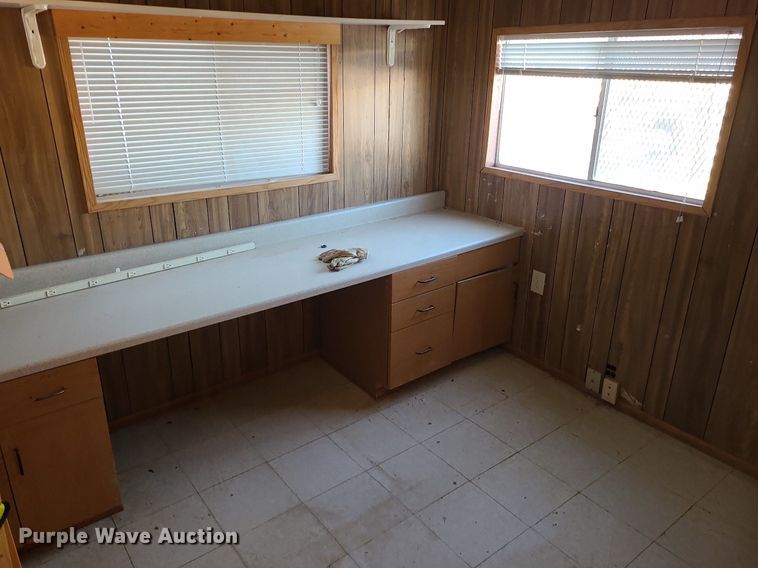 image for item MQ9596 2002 Office trailer