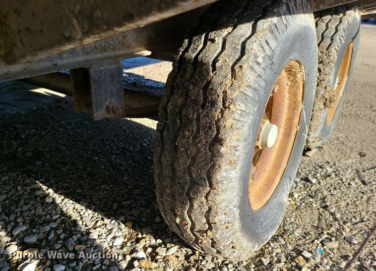 image for item MQ9596 2002 Office trailer