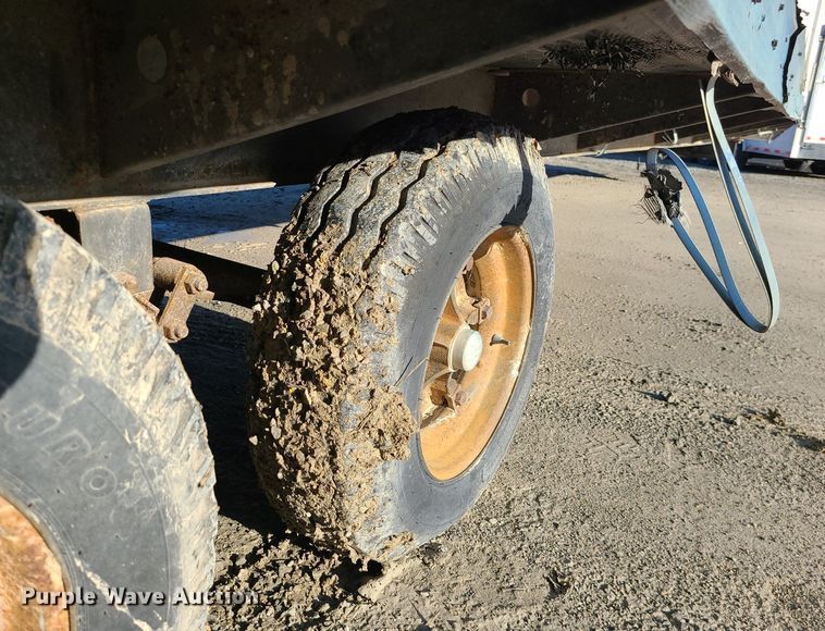 image for item MQ9596 2002 Office trailer