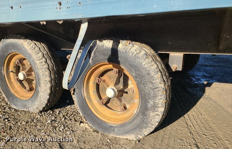 image for item MQ9596 2002 Office trailer