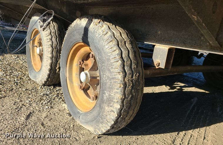 image for item MQ9596 2002 Office trailer