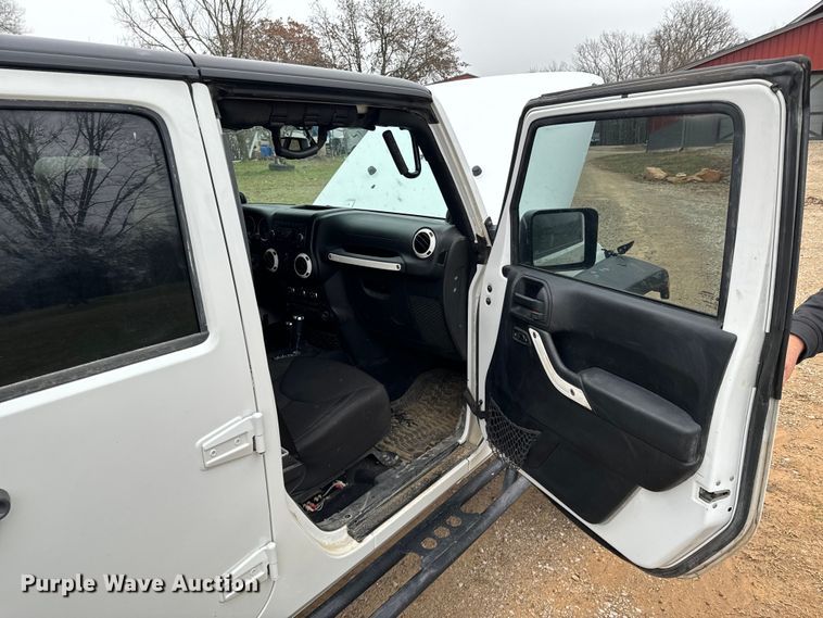 image for item ND9049 2014 Jeep Wrangler Sport Unlimited SUV