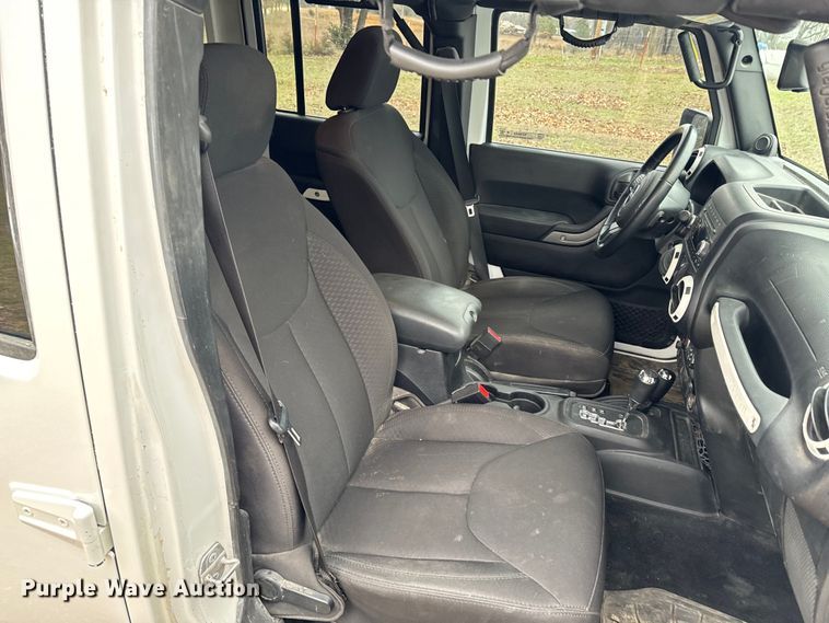 image for item ND9049 2014 Jeep Wrangler Sport Unlimited SUV