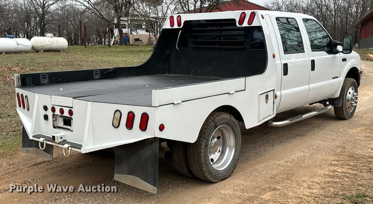 image for item ND9050 2002 Ford F450 Super Duty Crew Cab flatbed truck