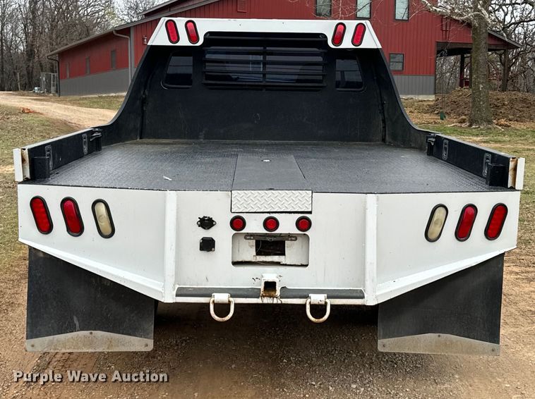 image for item ND9050 2002 Ford F450 Super Duty Crew Cab flatbed truck