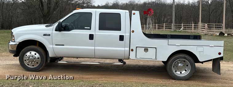 image for item ND9050 2002 Ford F450 Super Duty Crew Cab flatbed truck