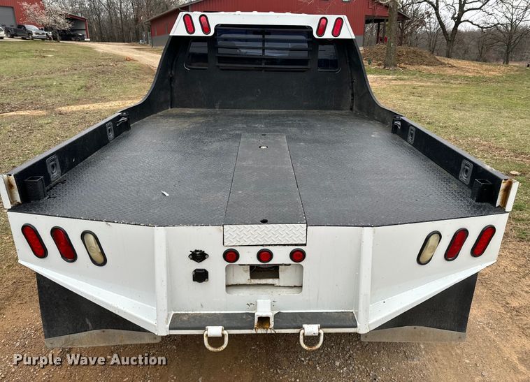 image for item ND9050 2002 Ford F450 Super Duty Crew Cab flatbed truck