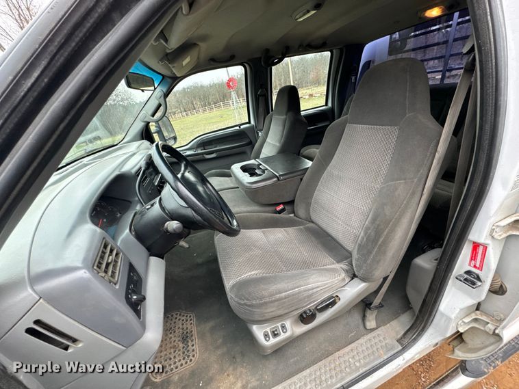 image for item ND9050 2002 Ford F450 Super Duty Crew Cab flatbed truck