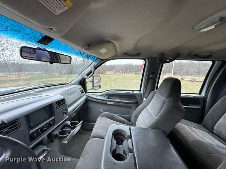 image for item ND9050 2002 Ford F450 Super Duty Crew Cab flatbed truck