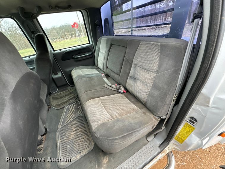 image for item ND9050 2002 Ford F450 Super Duty Crew Cab flatbed truck