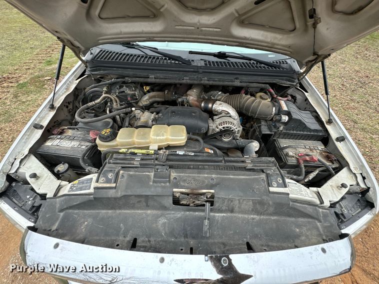 image for item ND9050 2002 Ford F450 Super Duty Crew Cab flatbed truck