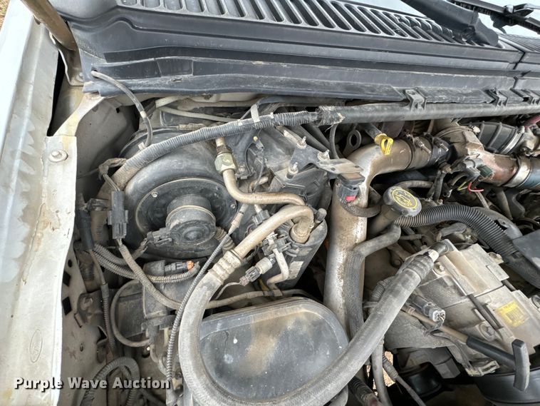 image for item ND9050 2002 Ford F450 Super Duty Crew Cab flatbed truck