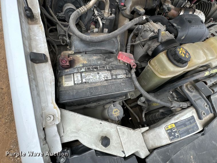 image for item ND9050 2002 Ford F450 Super Duty Crew Cab flatbed truck