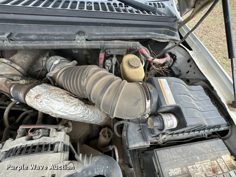 image for item ND9050 2002 Ford F450 Super Duty Crew Cab flatbed truck